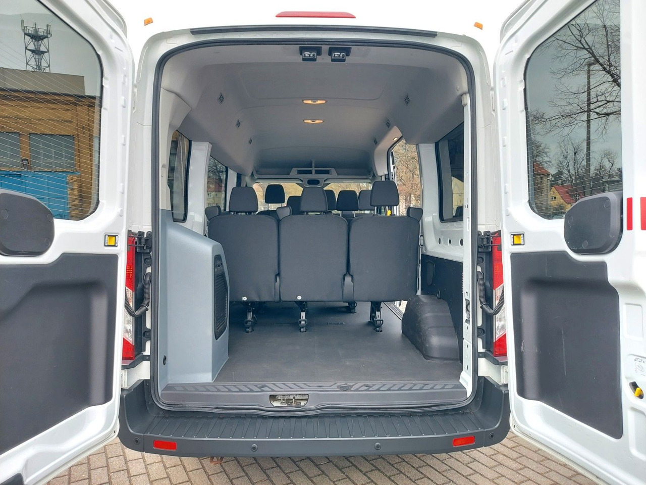 Ford Transit Kombi 330 L2 Trend 9 Sitze Klima Sitzhei - Potniški kombi: slika 2 Ford Transit Kombi 330 L2 Trend 9 Sitze Klima Sitzhei - Potniški kombi: slika 2