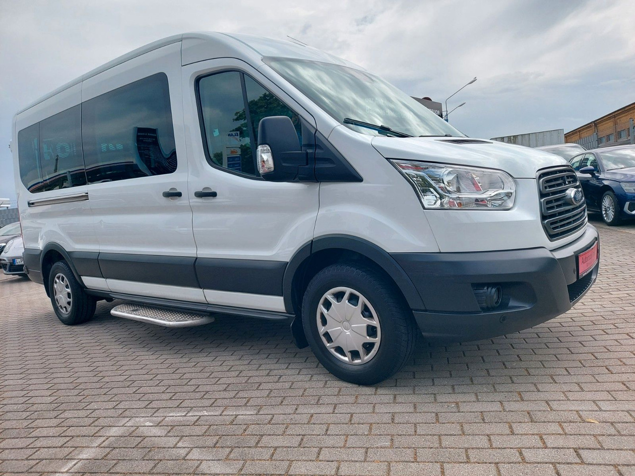 Ford Transit Kombi 350 L3 hoch Trend Rollstuhl Lift - Potniški kombi: slika 4 Ford Transit Kombi 350 L3 hoch Trend Rollstuhl Lift - Potniški kombi: slika 4