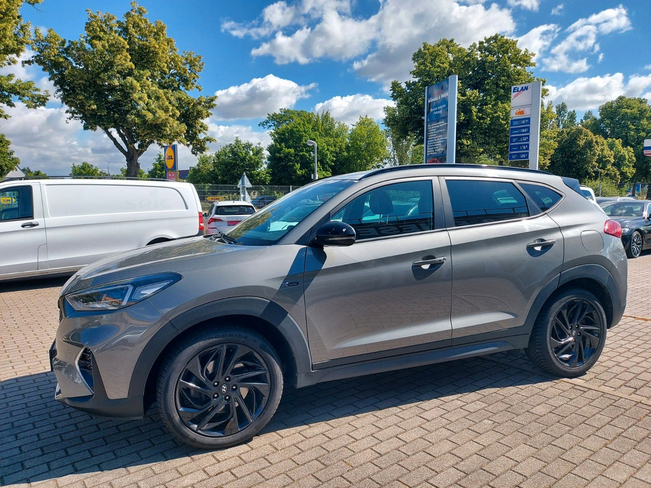 Hyundai Tucson N Line 2WD Automatik Alcantara DAB Navi - SUV: slika 1 Hyundai Tucson N Line 2WD Automatik Alcantara DAB Navi - SUV: slika 1