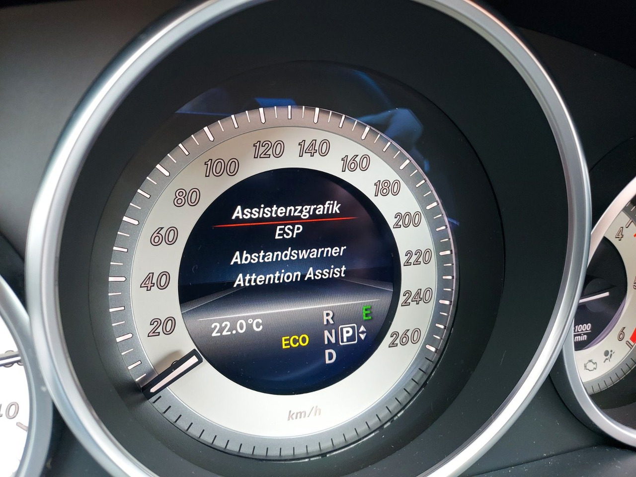 Avtomobil Mercedes-Benz E 220 E -Klasse T 220CDI LED Glasdach Leder Navi: slika 18