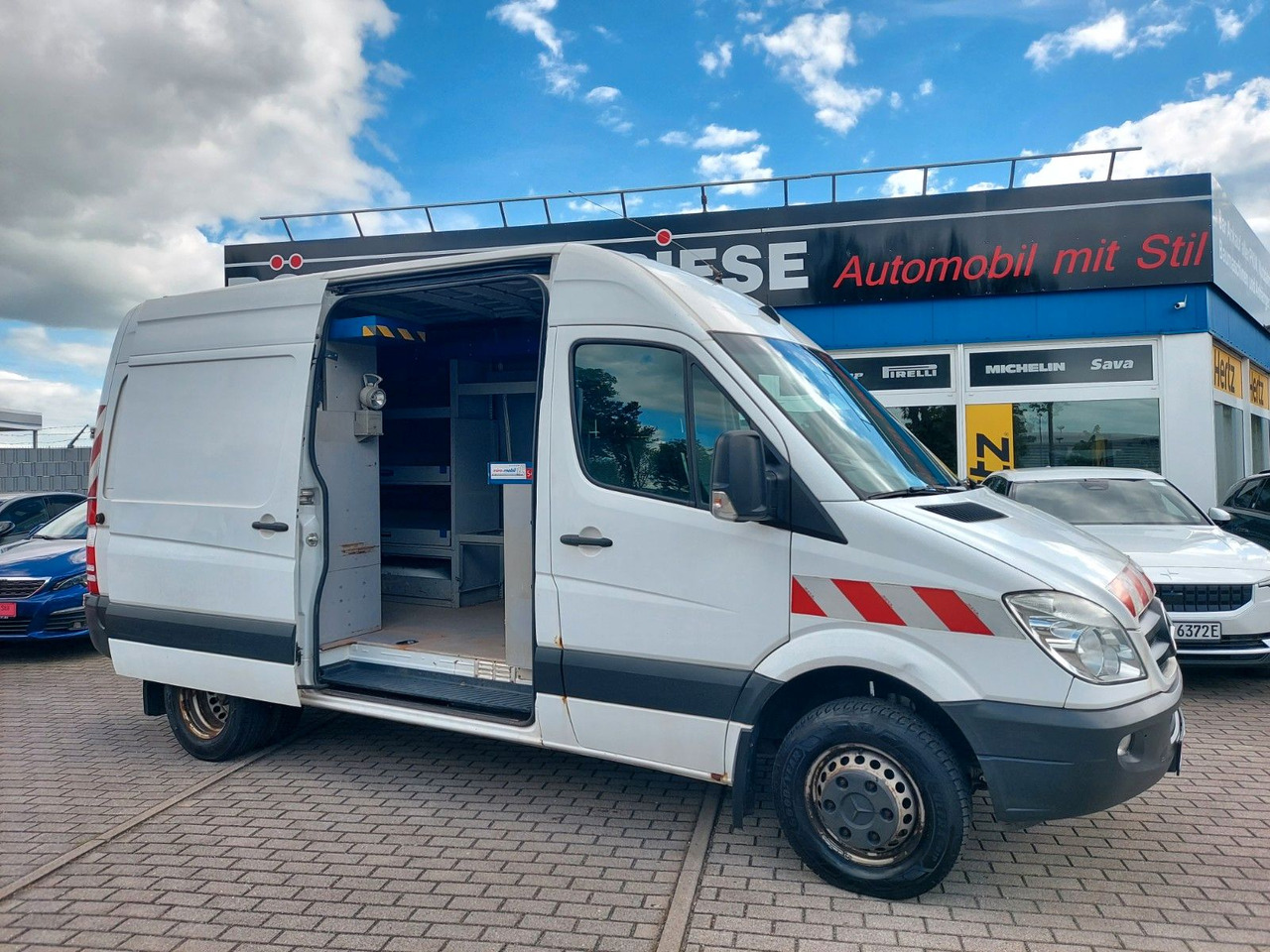 Mercedes-Benz Sprinter II Kasten 519 CDI H2L2 V6 AUTOM KLIMAA. - Potniški kombi: slika 1 Mercedes-Benz Sprinter II Kasten 519 CDI H2L2 V6 AUTOM KLIMAA. - Potniški kombi: slika 1