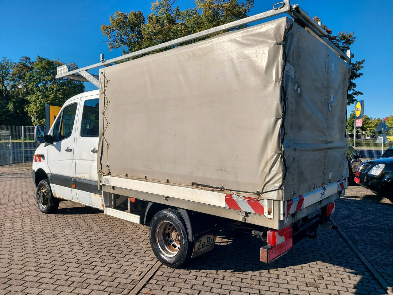 Mercedes-Benz Sprinter II Pritsche DoKa 516 4X4 Plane 6 Sitze - Dostavno vozilo s ponjavo, Dostavno vozilo z dvojno kabino: slika 4 Mercedes-Benz Sprinter II Pritsche DoKa 516 4X4 Plane 6 Sitze - Dostavno vozilo s ponjavo, Dostavno vozilo z dvojno kabino: slika 4