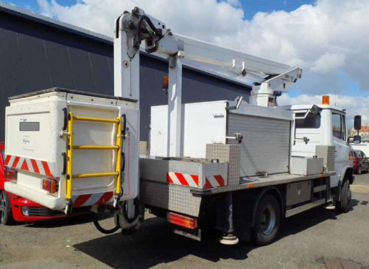 Mercedes-Benz VARIO 814D HUBARBEITS WUMAG 155T 4X4 ALLRAD - Dvižna ploščad montirana na tovornjak: slika 3 Mercedes-Benz VARIO 814D HUBARBEITS WUMAG 155T 4X4 ALLRAD - Dvižna ploščad montirana na tovornjak: slika 3