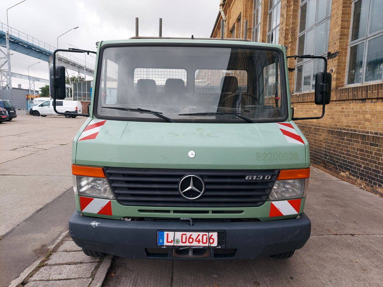 Mercedes-Benz Vario 613D Pritsche lang extralang - Dostavno vozilo s kesonom: slika 3 Mercedes-Benz Vario 613D Pritsche lang extralang - Dostavno vozilo s kesonom: slika 3