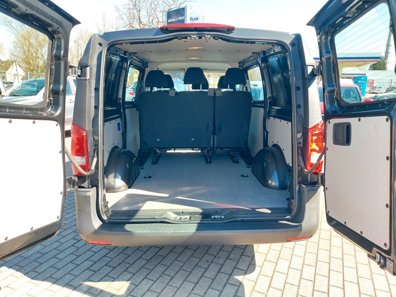 Mercedes-Benz Vito Mixto 116CDI Lang Autom. LED 6 SITZE KAMERA - Potniški kombi: slika 4 Mercedes-Benz Vito Mixto 116CDI Lang Autom. LED 6 SITZE KAMERA - Potniški kombi: slika 4