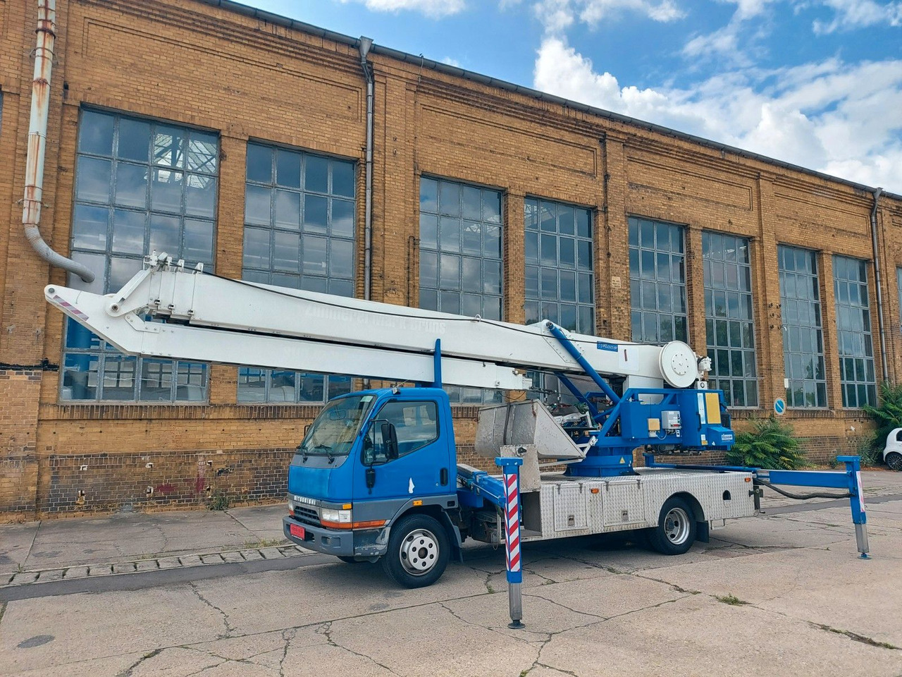 Mitsubishi CANTER DACHDECKER KLAAS AUTOKRAN - Tovornjak z dvigalom: slika 2 Mitsubishi CANTER DACHDECKER KLAAS AUTOKRAN - Tovornjak z dvigalom: slika 2
