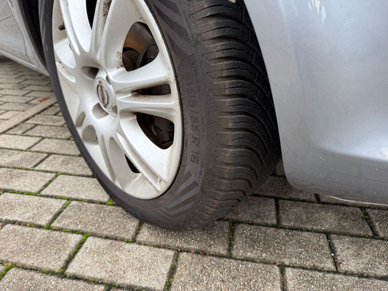 Opel Corsa D Edition KLIMA ALLWETTER REIFEN TÜV 26 - Avtomobil: slika 3 Opel Corsa D Edition KLIMA ALLWETTER REIFEN TÜV 26 - Avtomobil: slika 3