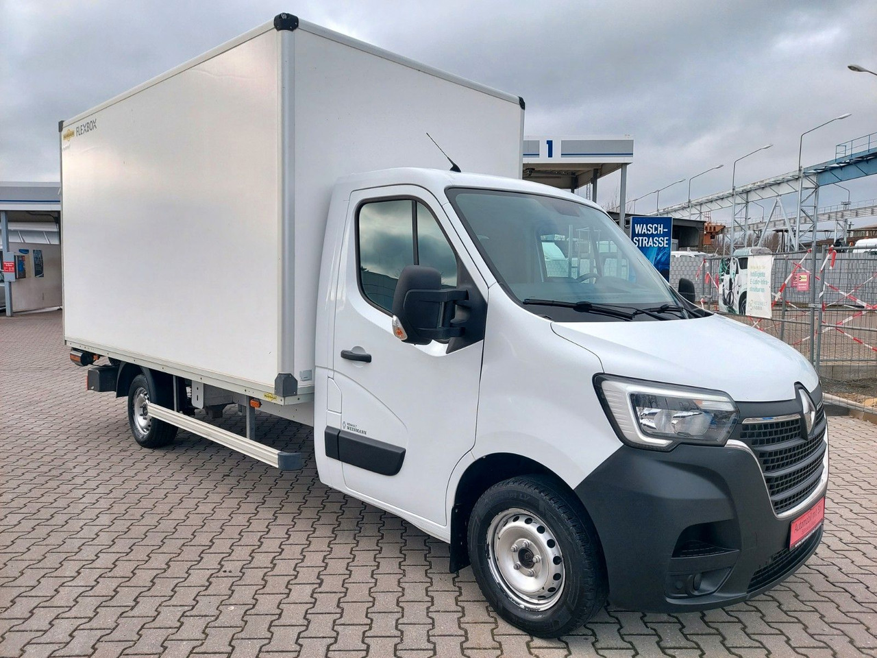 Renault Master III Koffer L3H1 3,5t Ladebordwand Klima Renault Master III Koffer L3H1 3,5t Ladebordwand Klima - Dostavno vozilo z zabojnikom: slika 1 Renault Master III Koffer L3H1 3,5t Ladebordwand Klima Renault Master III Koffer L3H1 3,5t Ladebordwand Klima - Dostavno vozilo z zabojnikom: slika 1