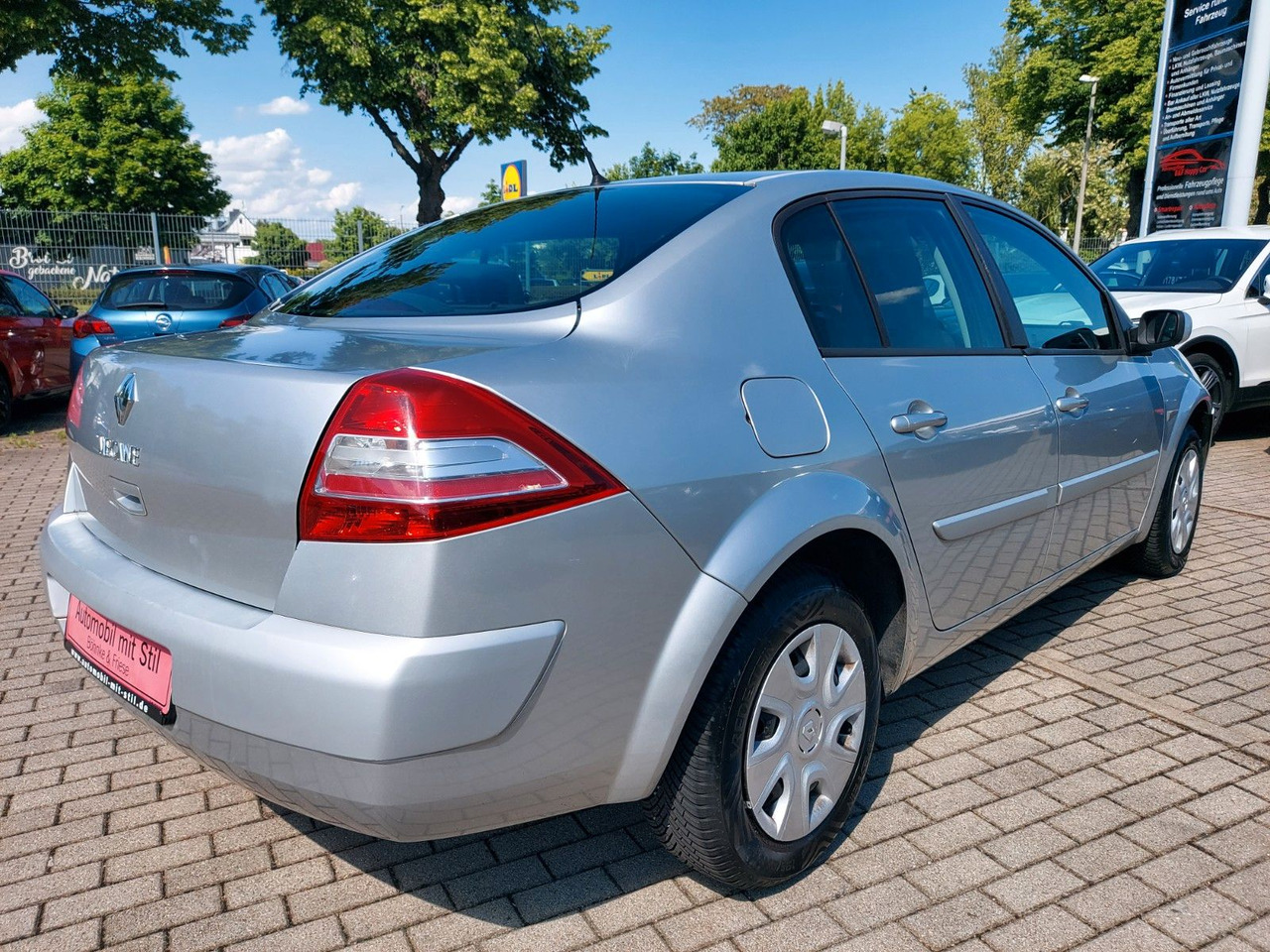 Renault Megane II Classic Lim. Avantage Klima Allwetter - Limuzina: slika 5 Renault Megane II Classic Lim. Avantage Klima Allwetter - Limuzina: slika 5