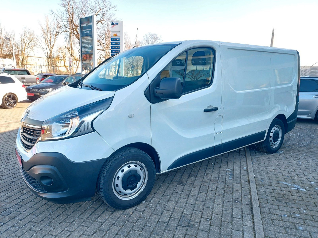 Renault Trafic Kasten L1H1 2,8t Komfort Klima Navi Tempo Renault Trafic Kasten L1H1 2,8t Komfort Klima Navi Tempo - Minibus, Potniški kombi: slika 1 Renault Trafic Kasten L1H1 2,8t Komfort Klima Navi Tempo Renault Trafic Kasten L1H1 2,8t Komfort Klima Navi Tempo - Minibus, Potniški kombi: slika 1