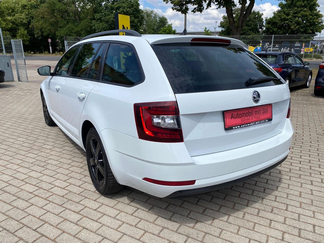 Skoda Octavia Combi Soleil DSG LED Radar ACC - Avtomobil: slika 4 Skoda Octavia Combi Soleil DSG LED Radar ACC - Avtomobil: slika 4