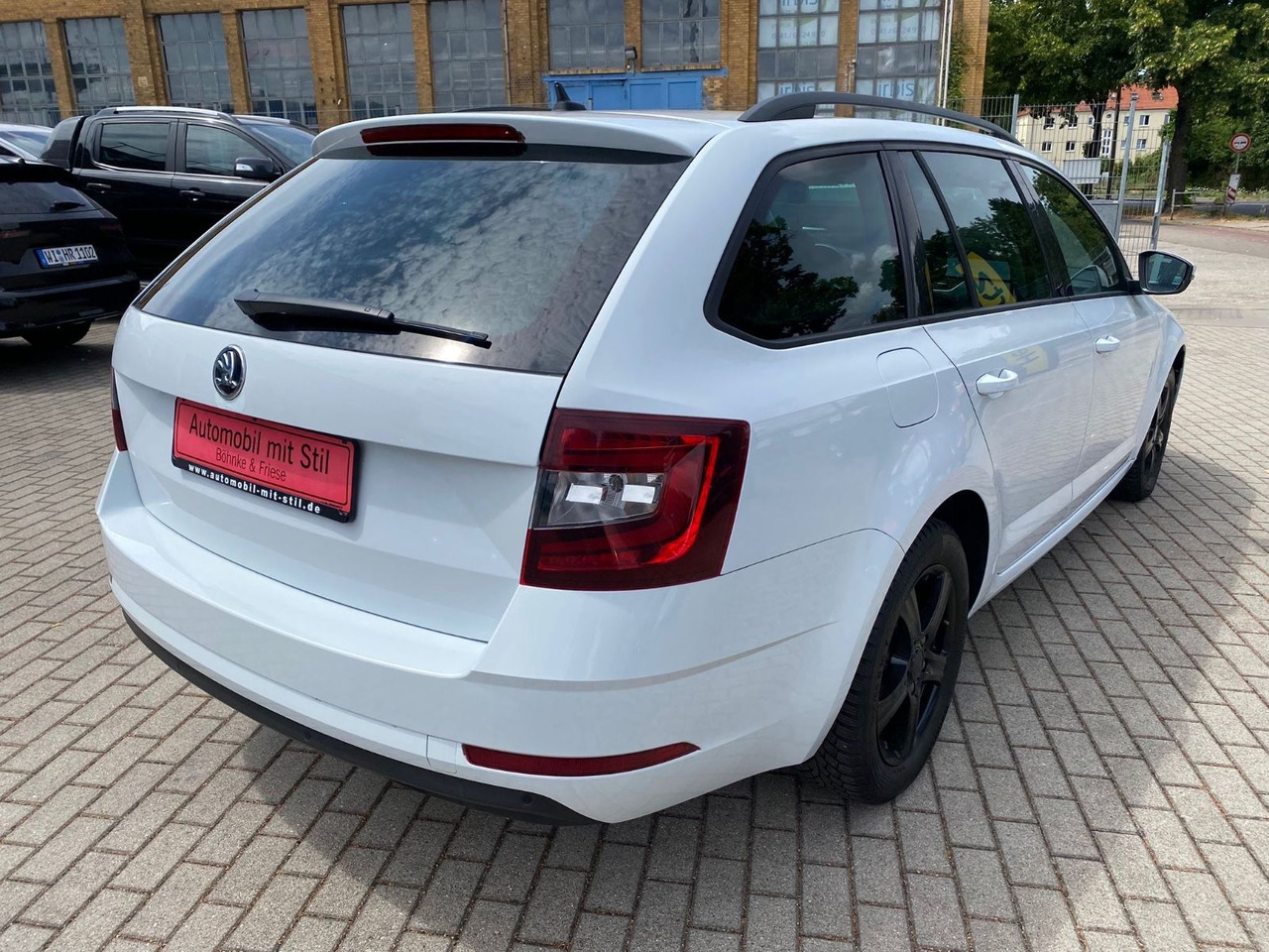 Skoda Octavia Combi Soleil DSG LED Radar ACC - Avtomobil: slika 2 Skoda Octavia Combi Soleil DSG LED Radar ACC - Avtomobil: slika 2