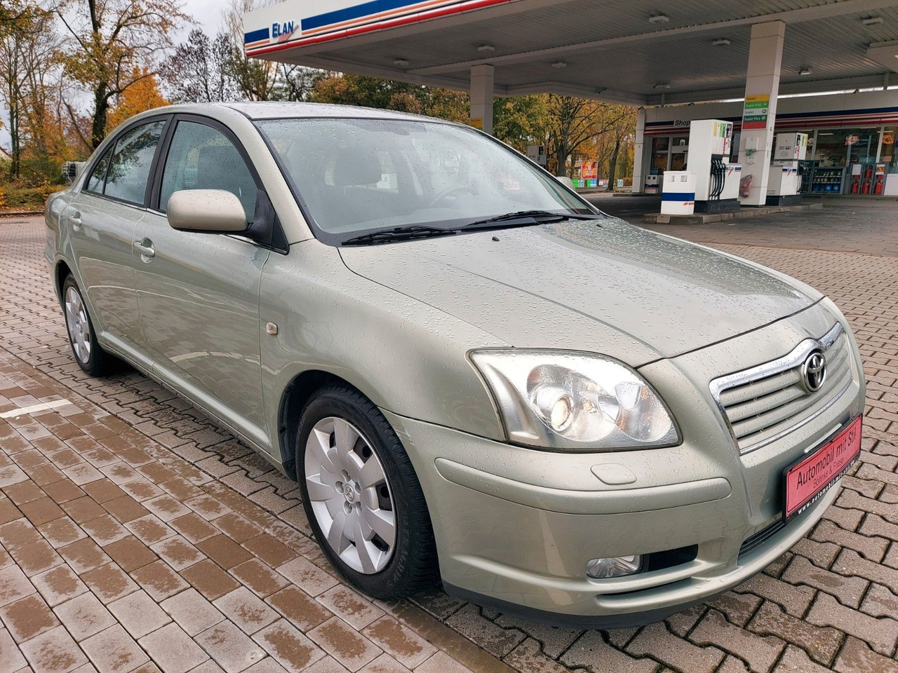 Toyota Avensis 1.8 VVT Lim. Klima Sitzheizung - Limuzina: slika 1 Toyota Avensis 1.8 VVT Lim. Klima Sitzheizung - Limuzina: slika 1