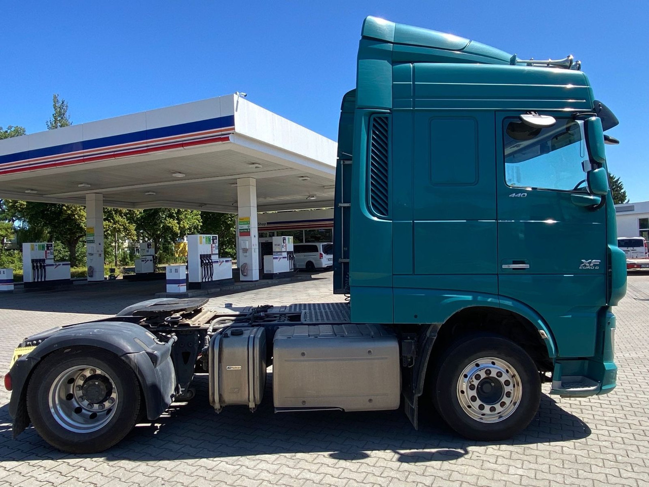 DAF XF 440 EURO 6 KIPPHYDRAULIK ALUFELGEN - Vlačilec: slika 4 DAF XF 440 EURO 6 KIPPHYDRAULIK ALUFELGEN - Vlačilec: slika 4
