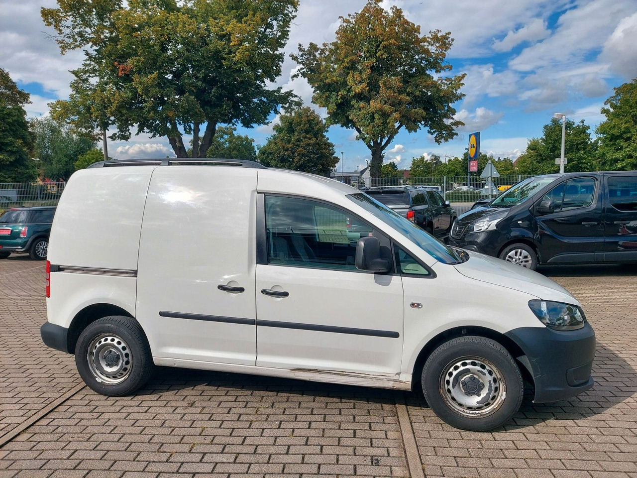 Volkswagen Caddy Kasten Kombi EcoProfi EcoFuel CNG - Potniški kombi: slika 2 Volkswagen Caddy Kasten Kombi EcoProfi EcoFuel CNG - Potniški kombi: slika 2