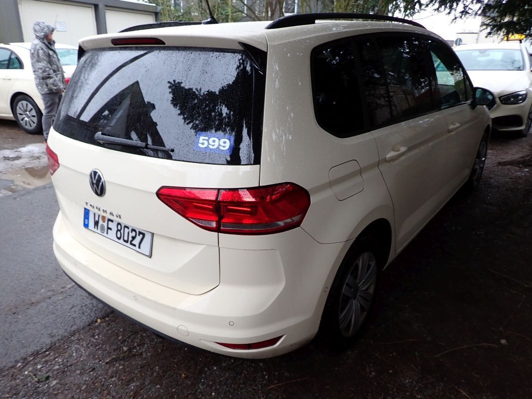 Volkswagen Touran 2.0 TDI SCR DSG Comfortline TAXI LED NAVI - Potniški kombi: slika 3 Volkswagen Touran 2.0 TDI SCR DSG Comfortline TAXI LED NAVI - Potniški kombi: slika 3