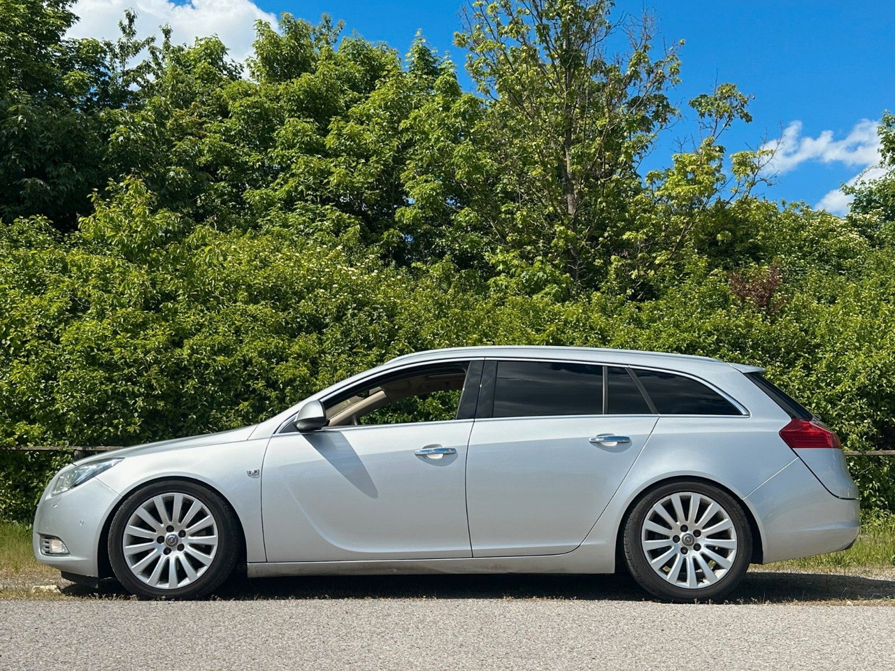 Opel Insignia Sports Tourer 2.0 CDTI eco 118 S/S - Avtomobil: slika 2 Opel Insignia Sports Tourer 2.0 CDTI eco 118 S/S - Avtomobil: slika 2