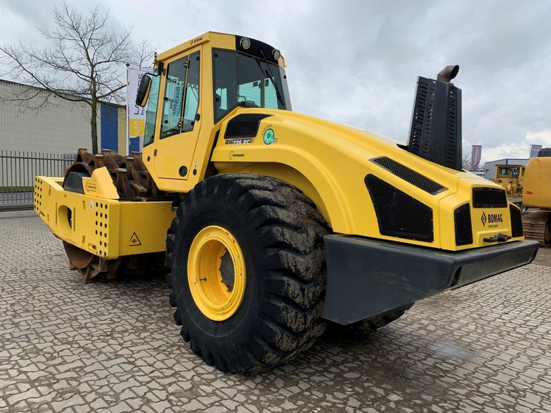 Bomag BW 226 DH-4I BVC NVT - Kompaktor: slika 1 Bomag BW 226 DH-4I BVC NVT - Kompaktor: slika 1
