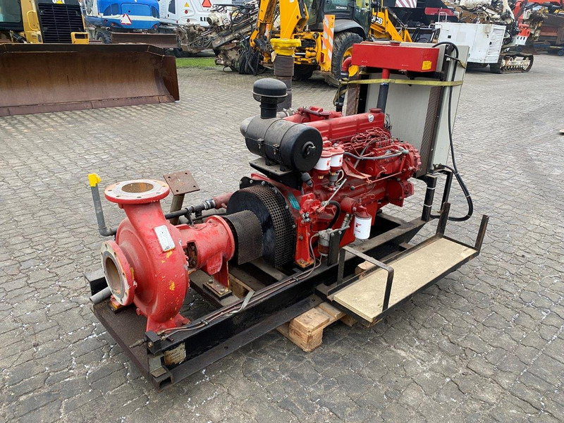 Ford / Ahlström 2725E NVT - Črpalka za vodo: slika 1 Ford / Ahlström 2725E NVT - Črpalka za vodo: slika 1