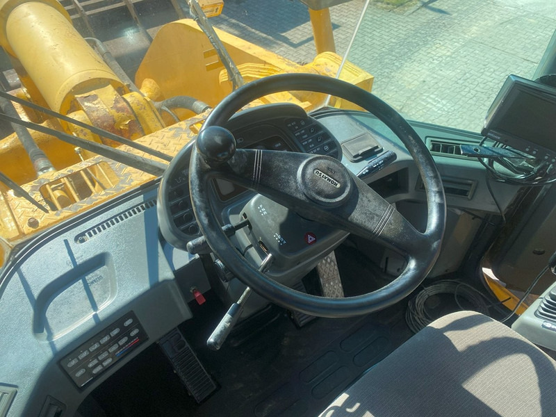 Komatsu WA600-3 NVT - Kolesni nakladalec: slika 4 Komatsu WA600-3 NVT - Kolesni nakladalec: slika 4