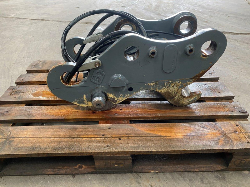 Liebherr SW33 - Hitra spojka: slika 1 Liebherr SW33 - Hitra spojka: slika 1