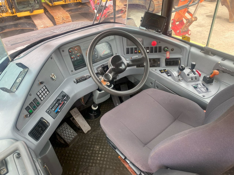 Volvo A 30 D 6x6 dumper articulated hauler - Demper: slika 3 Volvo A 30 D 6x6 dumper articulated hauler - Demper: slika 3