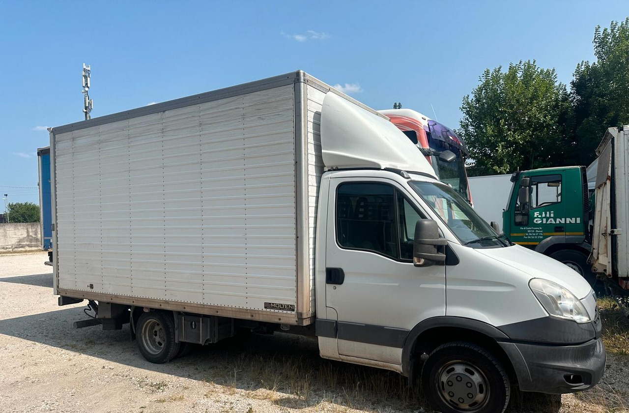 Iveco - Dostavno vozilo z zabojnikom: slika 1 Iveco - Dostavno vozilo z zabojnikom: slika 1