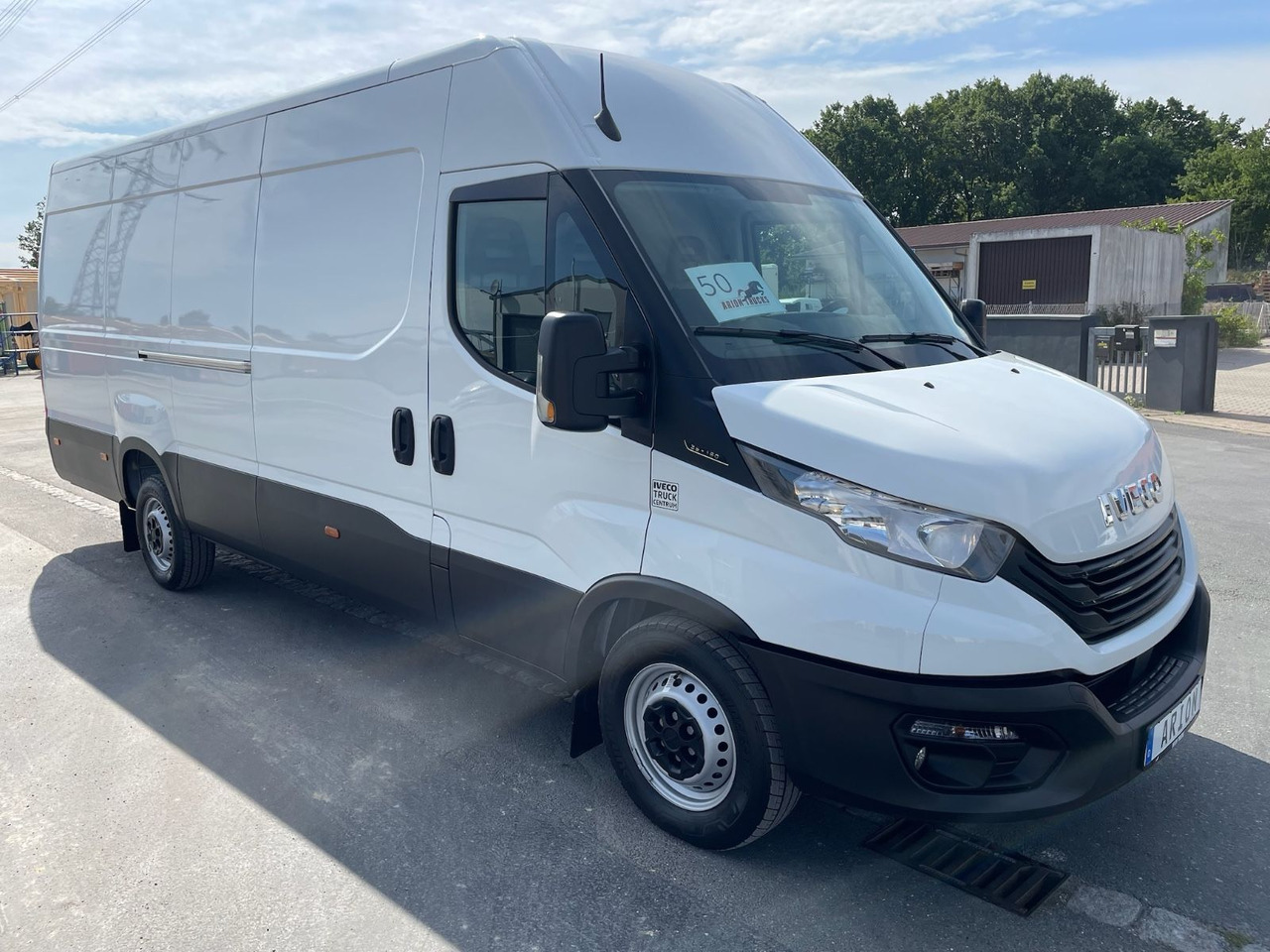 Iveco Daily 35S16 L4H2 Kastenwagen/GARANTIE/4680mm/AC - Furgon: slika 1 Iveco Daily 35S16 L4H2 Kastenwagen/GARANTIE/4680mm/AC - Furgon: slika 1