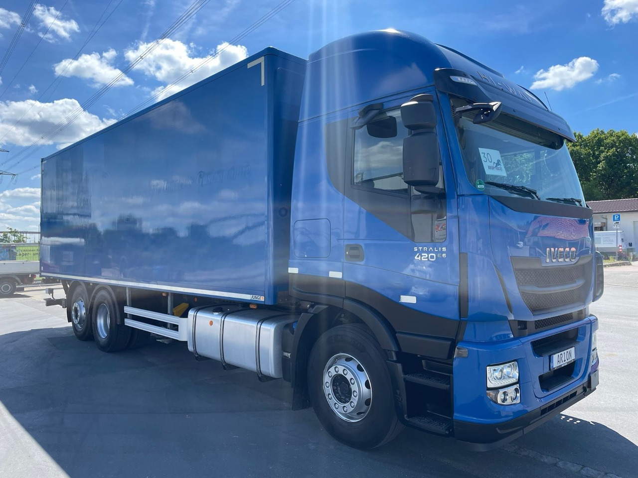 Iveco Stralis 420 Koffer/Thermoisoliert/LBW/NLA/AC/EU6 - Tovornjak zabojnik: slika 1 Iveco Stralis 420 Koffer/Thermoisoliert/LBW/NLA/AC/EU6 - Tovornjak zabojnik: slika 1