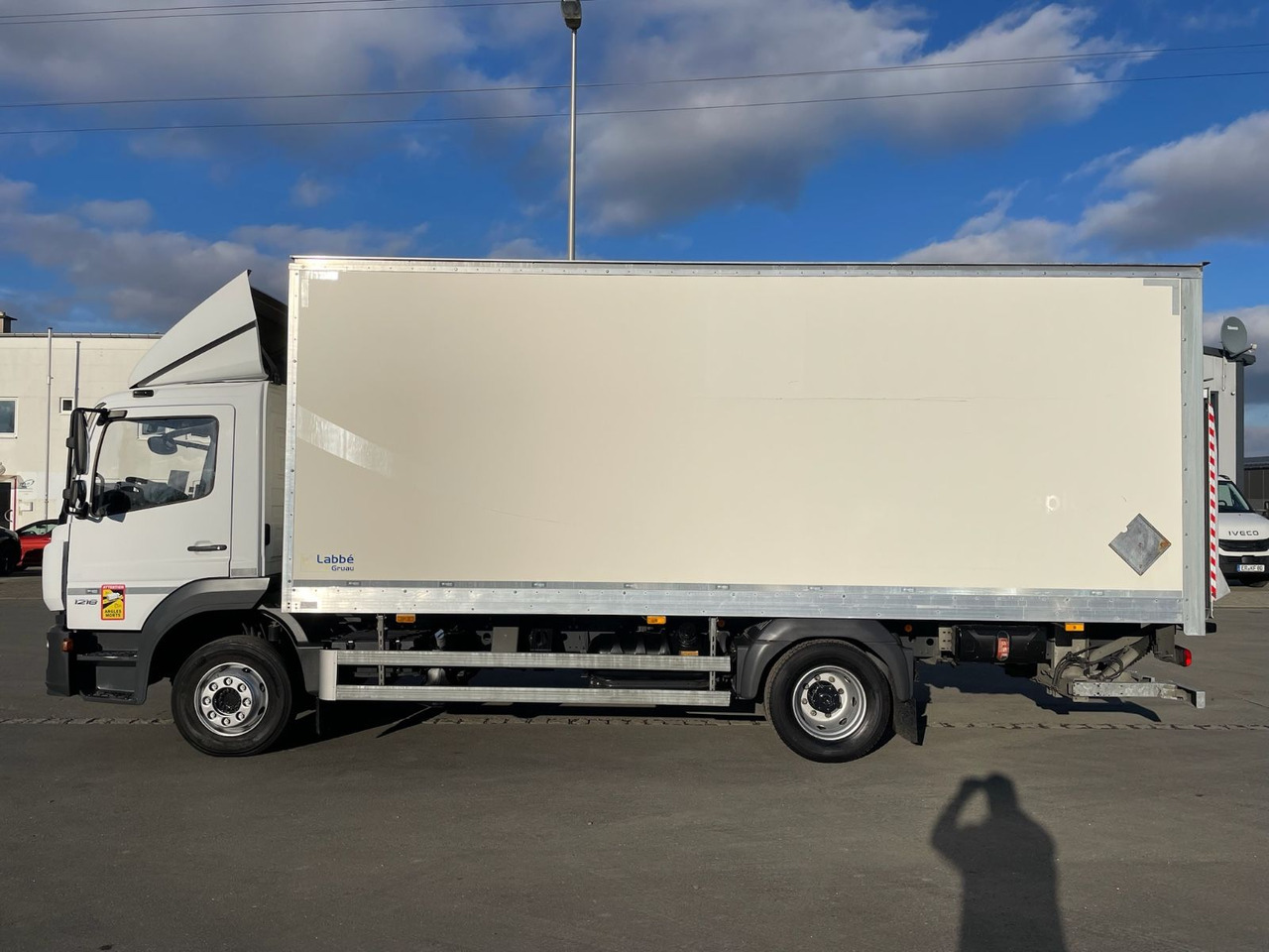 Mercedes-Benz Atego 1218 4x2 Koffer/FULL-ADR/EXIII/LBW/AC/EU6d - Tovornjak zabojnik: slika 4 Mercedes-Benz Atego 1218 4x2 Koffer/FULL-ADR/EXIII/LBW/AC/EU6d - Tovornjak zabojnik: slika 4