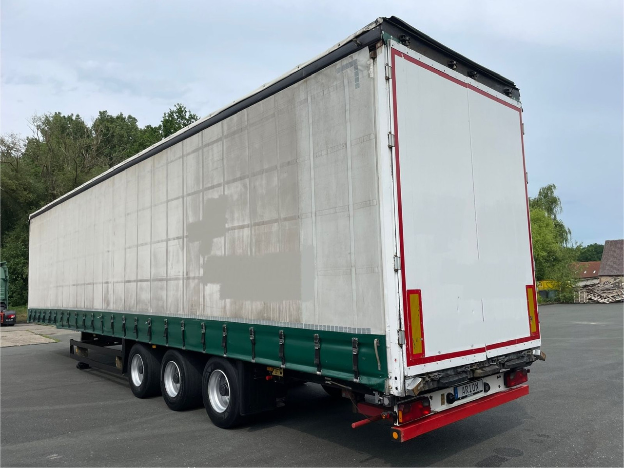 Schmitz Cargobull S01 3-Achs/Pritsche+Plane/13,5m/28050kg-Nutzlast - Polprikolica s ponjavo: slika 4 Schmitz Cargobull S01 3-Achs/Pritsche+Plane/13,5m/28050kg-Nutzlast - Polprikolica s ponjavo: slika 4