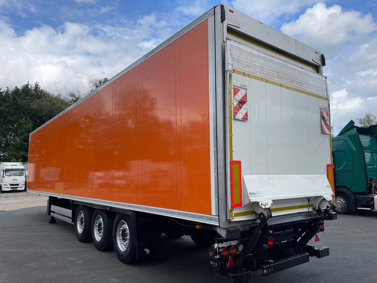 Schmitz Cargobull SCB*S3B/CARRIER/Vector1550/LBW/BÄR/2327h/13,4m - Polprikolica hladilnik: slika 4 Schmitz Cargobull SCB*S3B/CARRIER/Vector1550/LBW/BÄR/2327h/13,4m - Polprikolica hladilnik: slika 4