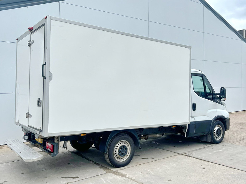 Iveco Daily 35S14 2.3 Automaat Koel/vrieswagen Kühlkoffer Carrier-20°C Climate Control Cruise Control Camera - Hladilno vozilo: slika 3 Iveco Daily 35S14 2.3 Automaat Koel/vrieswagen Kühlkoffer Carrier-20°C Climate Control Cruise Control Camera - Hladilno vozilo: slika 3