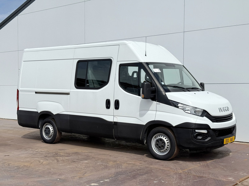 Iveco Daily 35S14 2.3 L2H2 Dubbele Cabine 7 Stoelen Airco Cruise Control Trekhaak 3.5t Lucht geveerde stoel - Furgon, Dostavno vozilo z dvojno kabino: slika 4 Iveco Daily 35S14 2.3 L2H2 Dubbele Cabine 7 Stoelen Airco Cruise Control Trekhaak 3.5t Lucht geveerde stoel - Furgon, Dostavno vozilo z dvojno kabino: slika 4