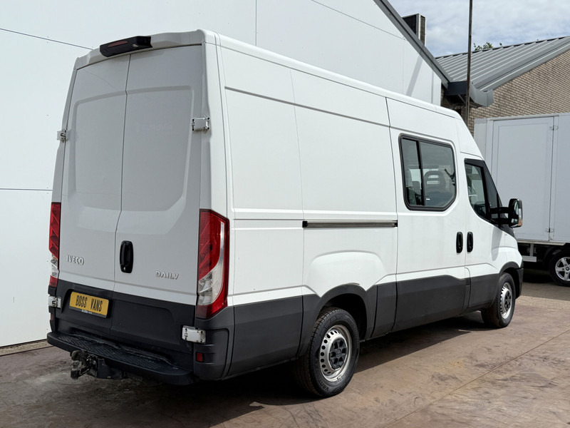 Iveco Daily 35S14 2.3 L2H2 Dubbele Cabine 7 Stoelen Airco Cruise Control Trekhaak 3.5t Lucht geveerde stoel - Furgon, Dostavno vozilo z dvojno kabino: slika 3 Iveco Daily 35S14 2.3 L2H2 Dubbele Cabine 7 Stoelen Airco Cruise Control Trekhaak 3.5t Lucht geveerde stoel - Furgon, Dostavno vozilo z dvojno kabino: slika 3