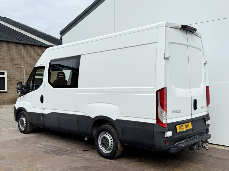 Iveco Daily 35S14 2.3 L2H2 Dubbele Cabine 7 Stoelen Airco Cruise Control Trekhaak 3.5t Lucht geveerde stoel - Furgon, Dostavno vozilo z dvojno kabino: slika 2 Iveco Daily 35S14 2.3 L2H2 Dubbele Cabine 7 Stoelen Airco Cruise Control Trekhaak 3.5t Lucht geveerde stoel - Furgon, Dostavno vozilo z dvojno kabino: slika 2