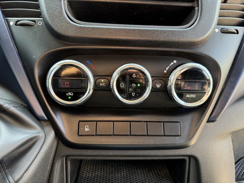 Dostavno vozilo s kesonom, Dostavno vozilo z dvojno kabino Iveco Daily 35S16 2.3 Automaat Dubbele Cabine Trekhaak 3.5t Climate Control 7 Zitplaatsen Standkachel DC: slika 17