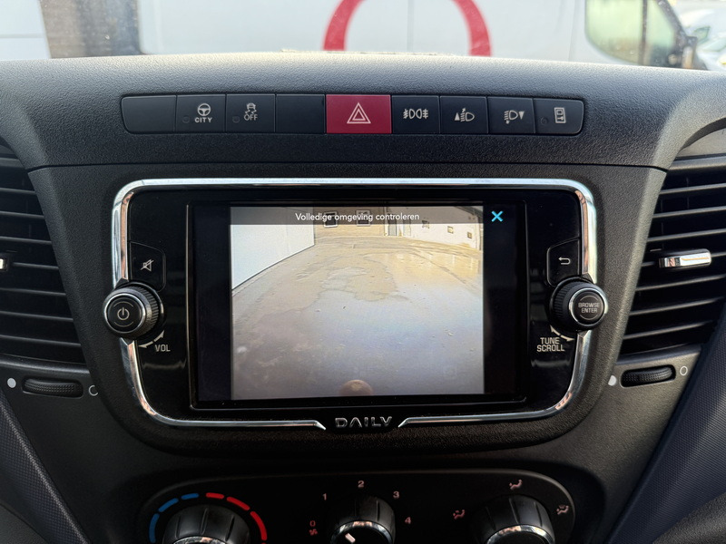 Dostavno vozilo s kesonom Iveco Daily 35S16 2.3 Automaat Open Laadbak Airco Adaptieve Cruise Control Standkachel 3.5t Trekhaak Navigatie Camera Pickup Pritische: slika 15 Dostavno vozilo s kesonom Iveco Daily 35S16 2.3 Automaat Open Laadbak Airco Adaptieve Cruise Control Standkachel 3.5t Trekhaak Navigatie Camera Pickup Pritische: slika 15