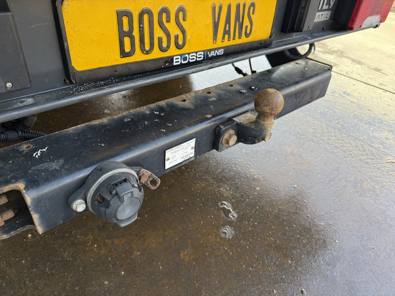 Dostavno vozilo s kesonom Iveco Daily 35S16 2.3 Automaat Open Laadbak Airco Adaptieve Cruise Control Standkachel 3.5t Trekhaak Navigatie Camera Pickup Pritische: slika 12 Dostavno vozilo s kesonom Iveco Daily 35S16 2.3 Automaat Open Laadbak Airco Adaptieve Cruise Control Standkachel 3.5t Trekhaak Navigatie Camera Pickup Pritische: slika 12