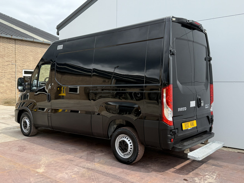 Iveco Daily 35S18 3.0 Automaat L2H2 Adaptieve Cruise Control LED Airco Camera Trekhaak - Furgon: slika 2 Iveco Daily 35S18 3.0 Automaat L2H2 Adaptieve Cruise Control LED Airco Camera Trekhaak - Furgon: slika 2