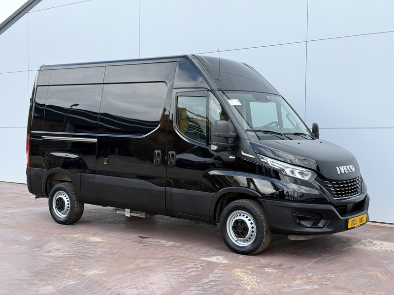 Iveco Daily 35S18 3.0 Automaat L2H2 Adaptieve Cruise Control LED Airco Camera Trekhaak - Furgon: slika 4 Iveco Daily 35S18 3.0 Automaat L2H2 Adaptieve Cruise Control LED Airco Camera Trekhaak - Furgon: slika 4
