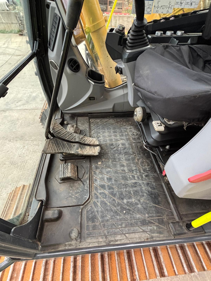 Bager goseničar Kobelco SK130LC-11: slika 20