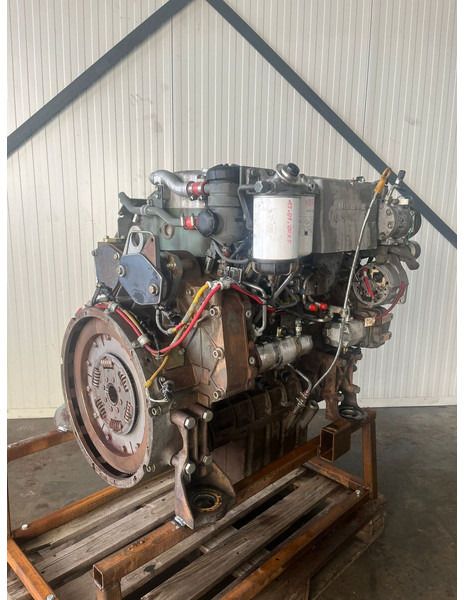 Liebherr A904 Li/A904C Li/R904/R904C - Motor: slika 1 Liebherr A904 Li/A904C Li/R904/R904C - Motor: slika 1