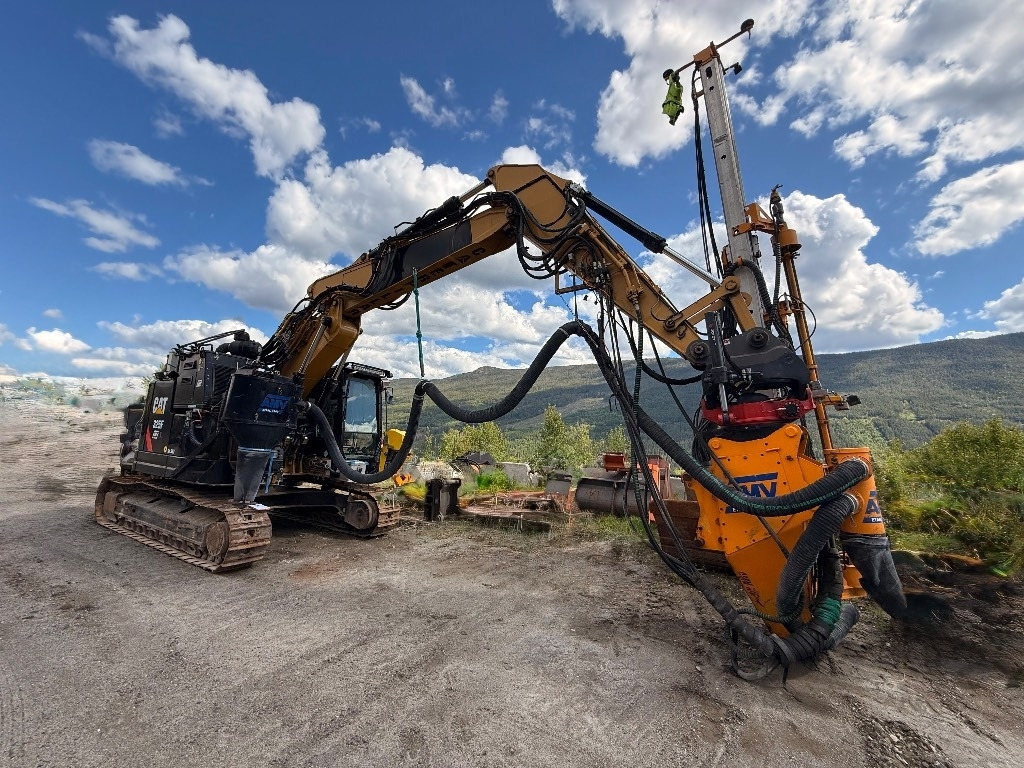 CAT 325 FL CR - Bager: slika 2 CAT 325 FL CR - Bager: slika 2