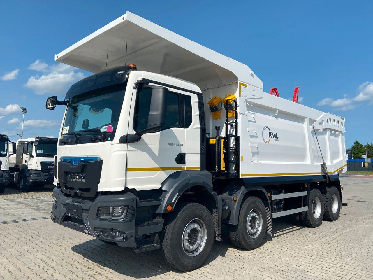 MAN TGS 44.400 8x4 EURO2 FML MINE KIPPER 23M3 MAN TGS 44.400 8x4 EURO2 FML MINE KIPPER 23M3 - Tovornjak prekucnik: slika 2 MAN TGS 44.400 8x4 EURO2 FML MINE KIPPER 23M3 MAN TGS 44.400 8x4 EURO2 FML MINE KIPPER 23M3 - Tovornjak prekucnik: slika 2