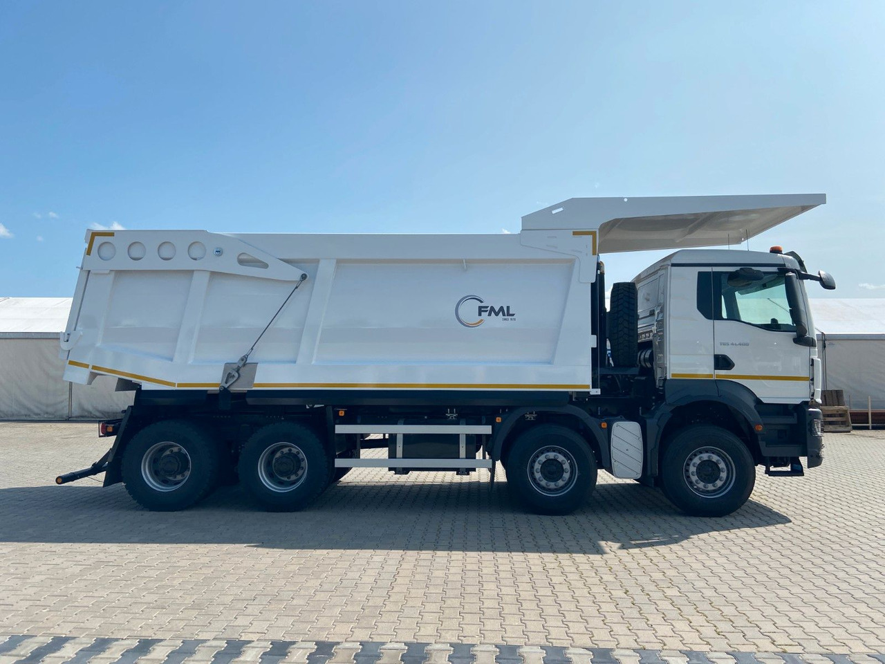 MAN TGS 44.400 8x4 EURO2 FML MINE KIPPER 23M3 MAN TGS 44.400 8x4 EURO2 FML MINE KIPPER 23M3 - Tovornjak prekucnik: slika 4 MAN TGS 44.400 8x4 EURO2 FML MINE KIPPER 23M3 MAN TGS 44.400 8x4 EURO2 FML MINE KIPPER 23M3 - Tovornjak prekucnik: slika 4