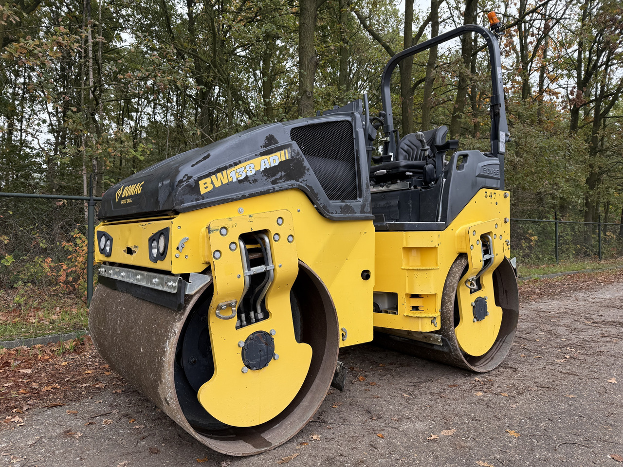 BOMAG BW138AD-5 - Kompaktor: slika 1 BOMAG BW138AD-5 - Kompaktor: slika 1