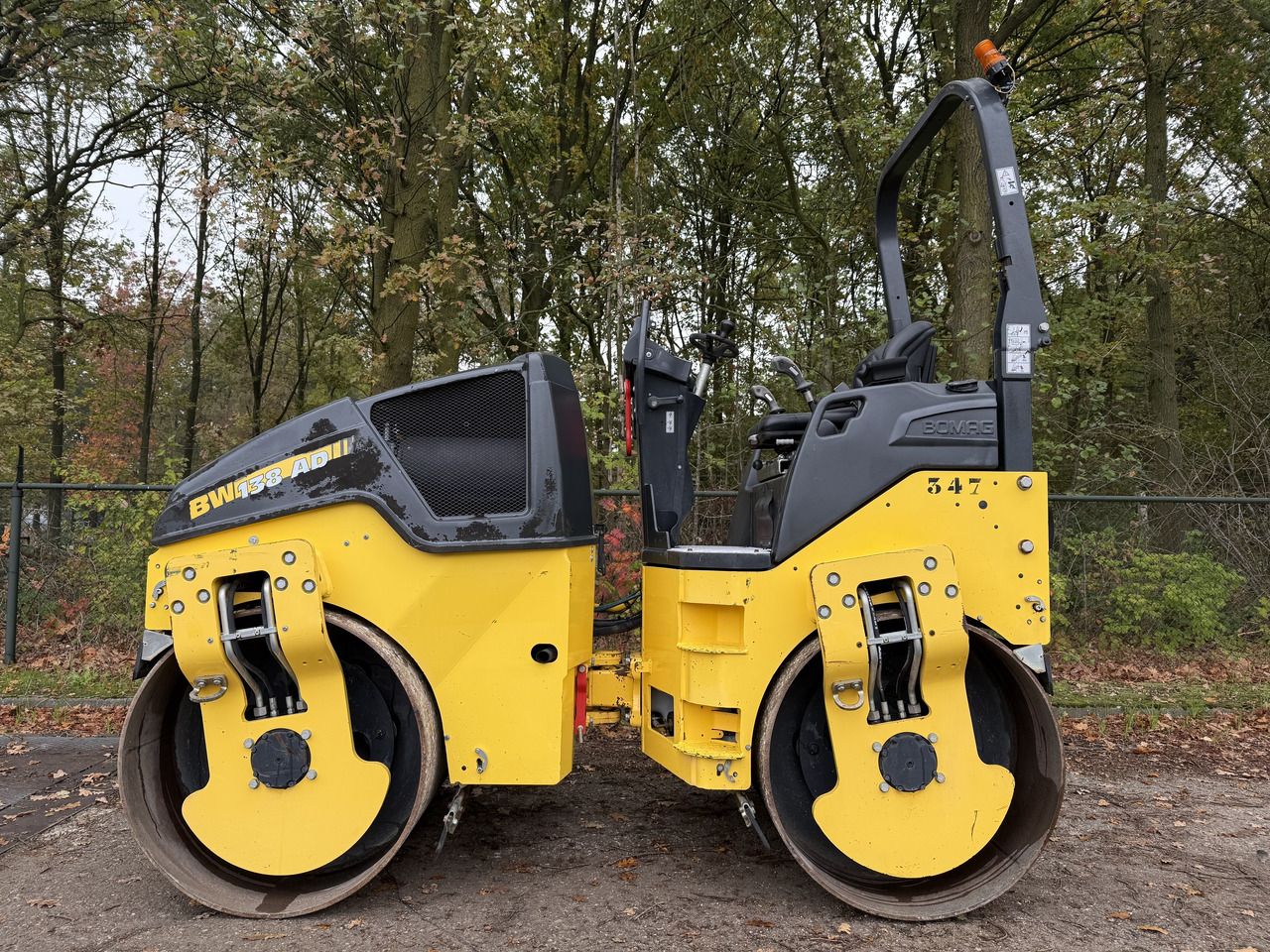 BOMAG BW138AD-5 - Kompaktor: slika 2 BOMAG BW138AD-5 - Kompaktor: slika 2