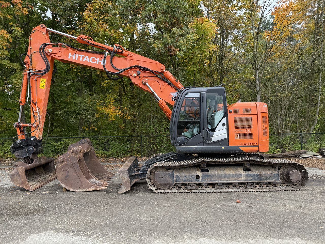 Hitachi ZX225USLC-6 - Bager goseničar: slika 2 Hitachi ZX225USLC-6 - Bager goseničar: slika 2