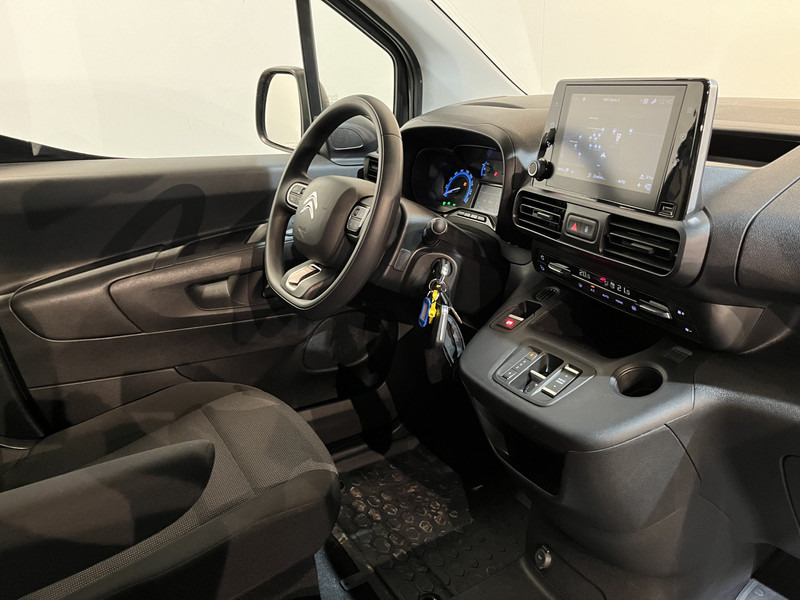 Citroën E-Berlingo Club 50 kWh / 100% elektrisch !! / Airco / Cruise Control / CarPlay / Camera / Navigatie / Trekhaak / 19.300 KM !! - Mali kombi, Električno dostavno vozilo: slika 3 Citroën E-Berlingo Club 50 kWh / 100% elektrisch !! / Airco / Cruise Control / CarPlay / Camera / Navigatie / Trekhaak / 19.300 KM !! - Mali kombi, Električno dostavno vozilo: slika 3